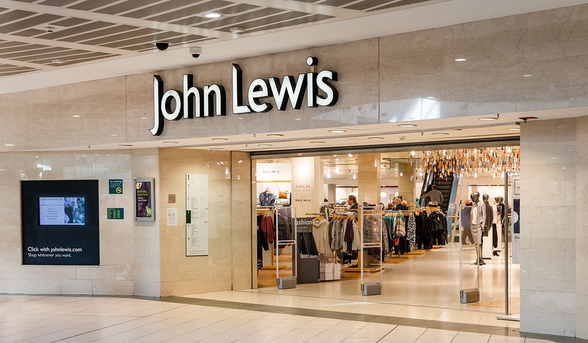 John Lewis 在恢复盈利期间招募了 100 万新客户