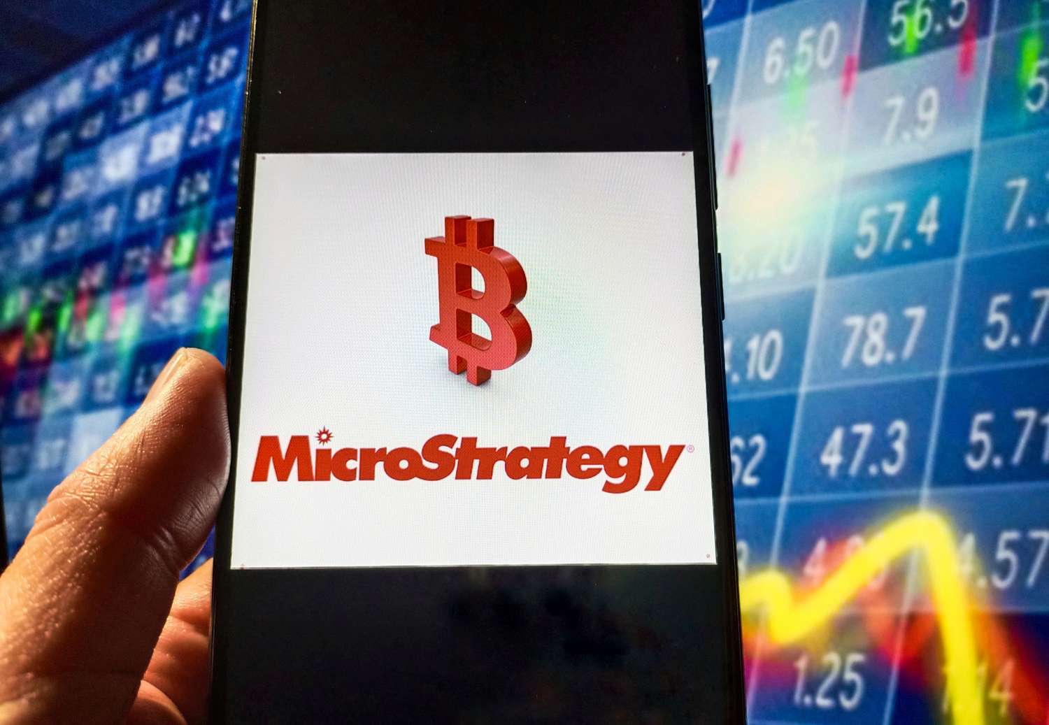 随着大量比特币购买的回报，MicroStrategy 股价进一步飙升