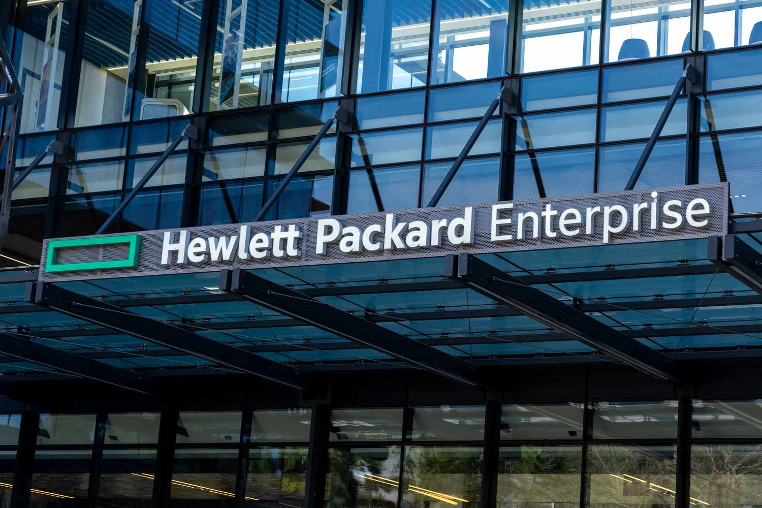 华尔街分析师在财报公布前对 HPE 股票的看法