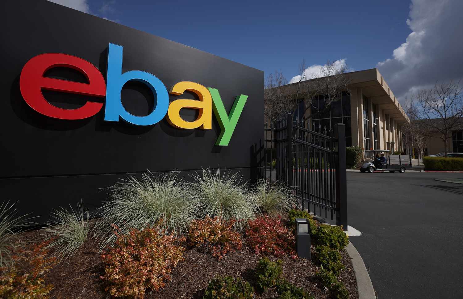 分析师警告广告收入增长放缓后 eBay 股价下跌