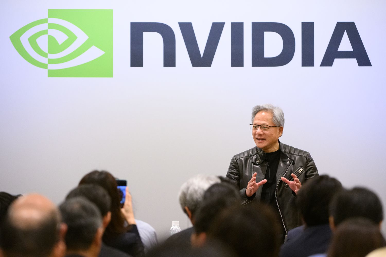 人工智能宠儿 Nvidia 的股价在创纪录的一年后可能会继续上涨。这就是为什么。