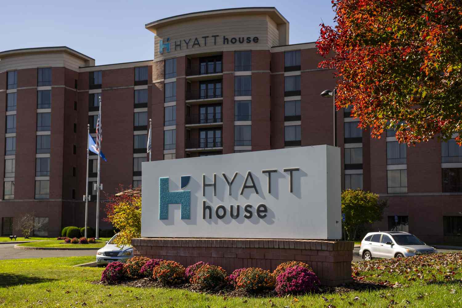 普拉亚酒店 (Playa Hotels) 股价因与凯悦 (Hyatt) 的收购谈判而上涨